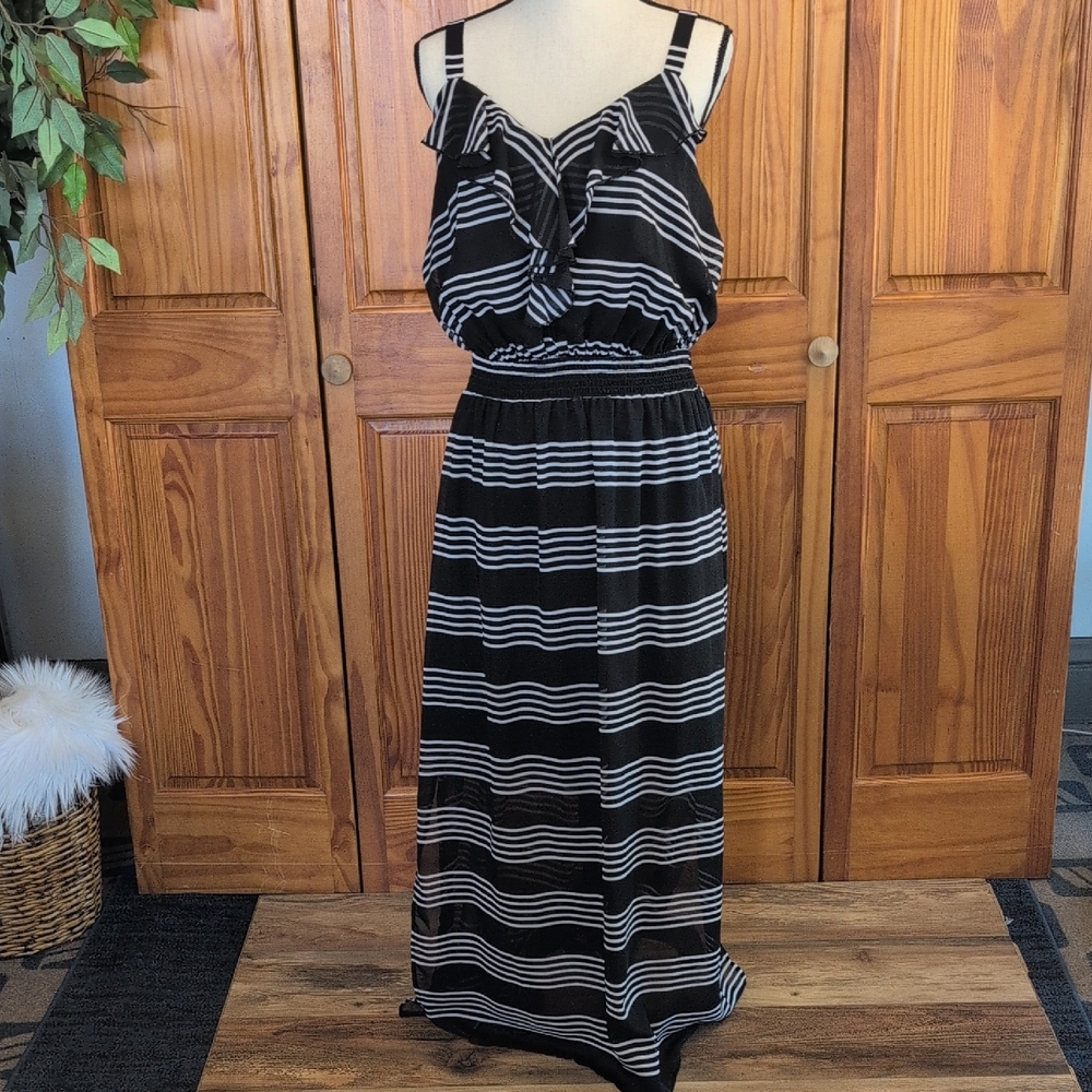 Faded Glory Black and White Striped Maxi Dress 1X 16W             CC131
